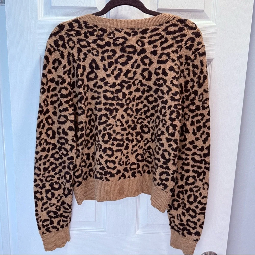 Old Navy Chettah Comfy Cardigan Sweater NWOT - Picture 2 of 4